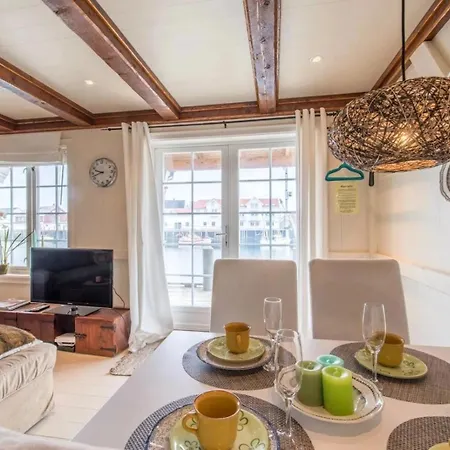 Hellandsoy Apartment, Apartman