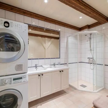 Hellandsoy Apartment, Apartman