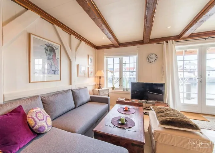 Hellandsoy Apartment,